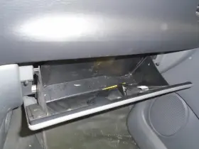 260.ch8605 Caravan 2005 Glove Box 1015532 260.ch8605 Caravan 2005 Glove Box 1015532