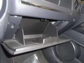 260.ch9511 Compass 2011 Glove Box 1079569
