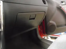 260.to1k06 Matrix 2006 Glove Box 1502247