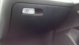 260.au1414 Audi Q5 2014 Glove Box 1550676