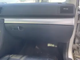 260.au1m08 Audi A4 2008 Glove Box 94344