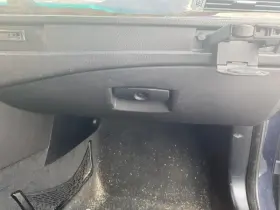 260.bm1k06 Bmw 530i 2006 Glove Box 94353