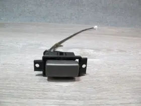 51167033389 Bmw 03-08 E65 E66 7-series Glove Box Open Release Button Switch 7033389 Oem