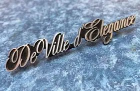 1606002 Cadillac 1980s Inch Deville Dftelegance Glove Box Emblem Nos 4-5/8 Exc Cnd