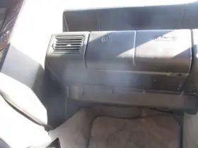 260.gm6m90 Cadillac Allante 1990 Glove Box 1612753