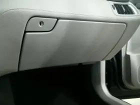 260.gm6u10 Cadillac Cts 2010 Glove Box 104735862
