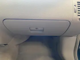 260.gm6v10 Cadillac Dts 2010 Glove Box 94934