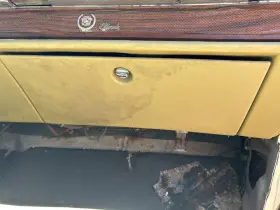 260.gm6w76 Cadillac Eldorado 1976 Glove Box 104894074 260.gm6w76 Cadillac Eldorado 1976 Glove Box 104894074