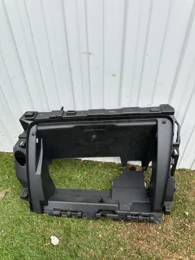 84186445 Cadillac Xt5 Dash Dashboard Glove Box Storage Compartment Bracket Oem 2017-2019
