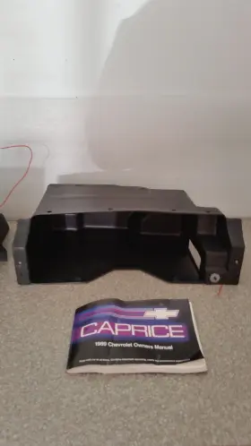 10069600 Chevrolet 1985-1990 Caprice Dash Glove Box Storage And Cubby Compartment Assy Oem