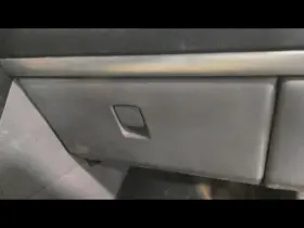 260.gm1605 Chevrolet Uplander 2005 Glove Box 676163