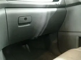 260.gm1d16 Chevrolet Traverse 2016 Glove Box 103898354