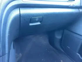 260.gm1d17 Chevrolet Traverse 2017 Glove Box 4037139