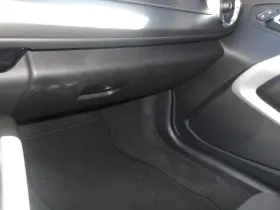 260.gm1k19 Chevrolet Camaro 2019 Glove Box 7609858