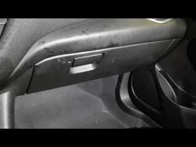 260.gm1m19 Chevrolet Malibu 2019 Glove Box 394050