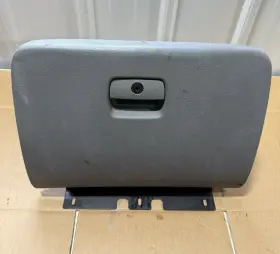 260.gm8g08 Chevrolet Truck 08 2008 Trailblazer Glove Box Glovebox