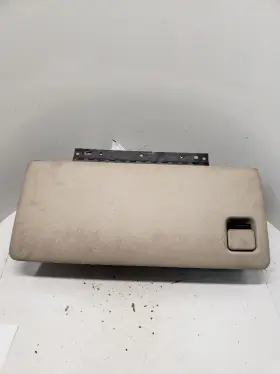 260.gm8j02 Chevrolet Truck Suburbn15 2002 Glove Box 1372556