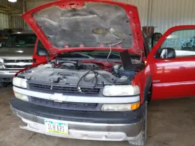 260.gm8m02 Chevrolet Truck Silvrdo15 2002 Glove Box 2096370