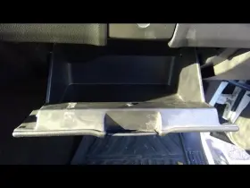 260.gm8m17 Chevrolet Truck Silvrdo15 2017 Glove Box 535235