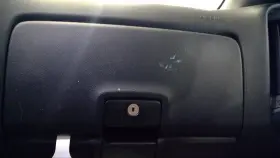260.gm8n18 Chevrolet Truck Silvrdo25 2018 Glove Box 1044328