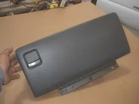 260.gm8o05 Chevrolet Truck Used Glove Box 69c From 05 Silverado 3500 As Shown Shipped 28207