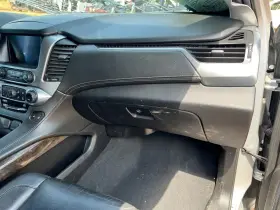 260.gm8s19 Chevrolet Truck Suburbn15 2019 Glove Box 104863691