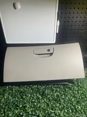 1054230revaa Chrysler 300 C Touring Lx Glove Box Compartment