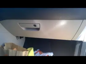 260.ch1416 Chrysler Town Coun 2016 Glove Box 609023