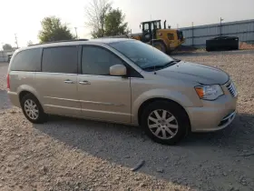 260.ch1616 Chrysler Town Coun 2016 Glove Box 3873016