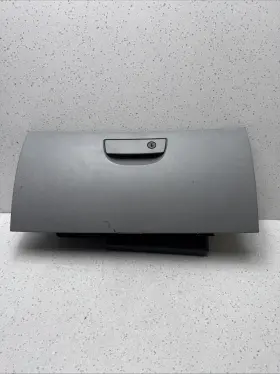 260.ch1u05 Chrysler 2005-2007 300 Glove Box Glovebox