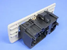 5jm55bd1ac Chrysler Oe For 300 2005 Front Glove Box Latch