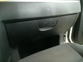 260.ch2r09 Dodge Charger 2009 Glove Box 104889103