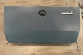 260.ch8690 Dodge 81-93 D150 D250 D350 Pickup Ramcharger Oem Glove Compartment Box