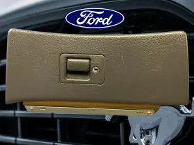 260.fd1g02 Ford Mustang Glove Box Lid 2001 2002 2003 2004 Oem