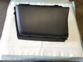260.fd1i20 Ford 20 Mustang Ecoboost Glove Box Oem