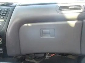 4114111 Ford Used Glove Box Fits 2000 Taurus Grade B