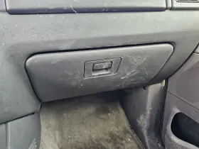 6775160 Ford Used Glove Box Fits 2004 Explorer Grade A