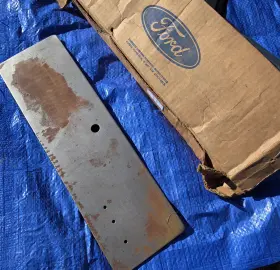 D3tz-1006024-a Ford Nos 73-79 F100/250/350 Glove Box Door D3tz-1006024-a. 78 79 Bronco Van D3tz-1006024-a Ford Nos 73-79 F100/250/350 Glove Box Door D3tz-1006024-a. 78 79 Bronco Van