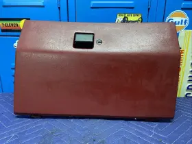 E7tb-1506015-aa Ford 1987-1991 F-150/250/350 Glove Box Door Lid Red/maroon/burgundy Oem With Keys