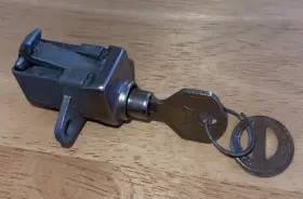 1940-a Ford Mercury Lincoln Hurd Glove Box Lock And Key For Various 1940 S 1939-1950 Nos