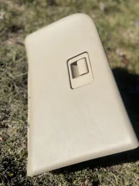 Yf1z-5406015-ae Ford Oem 2000-2007 Taurus Sable Glove Box Door With Latch Med. Parchment Beige
