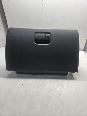 260.gf1303 General Motors - Foreign Tracker 2003 Glove Box 1460909