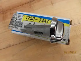 12507447 Gm Nos 1966- 1996 Glove Compartment Lock Cylinder