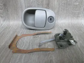 25653643 Gm Gmc Envoy Chevy Trailblazer Glove Box Latch 2002 - 2005 Gray Glovebox Handle