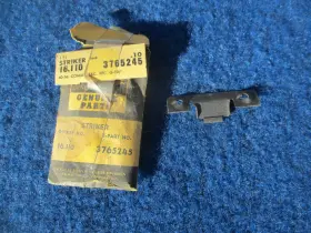 3765245 Gm 1960 1966 Chevy Pickup Truck Glove Box Latch Plate Nos #