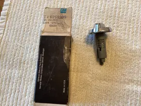 6259305 Gm Nos Lock Cylinder For Glove Box 1973-1975
