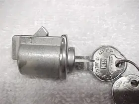 80955 Gm Nos Glove Lock And Keys 39 Cadillac La Salle Oldsmobile Pontiac Chevrolet 40 Buick