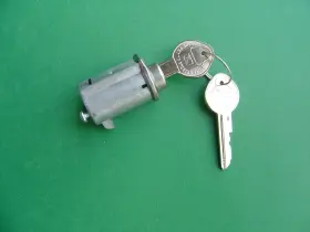 Cl169at Gm 1954-55-1957-61-1966-67-1969-1972 Chevrolet Truck Glove Box Lock-correct Keys
