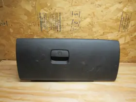 25895930 Gmc 2007-2014 Yukon Interior Glove Box Compartment 25895930 Gmc 2007-2014 Yukon Interior Glove Box Compartment
