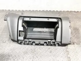 84388715 Gmc 19-23 Sierra 2500 3500 Hd Dashboard Glove Box Storage Compartment Trim Oem